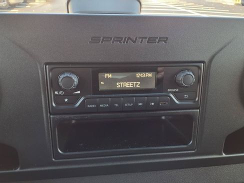 Used 2025 Mercedes-Benz Sprinter 2500 image 19