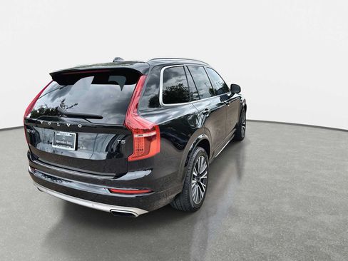 Used 2021 Volvo XC90 T5 Momentum w/ Protection Package Premier FWD image 8