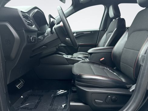 Used 2023 Ford Escape ST-Line w/ Tech Pack #1 AWD/4WD image 11