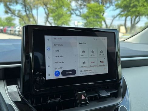 Certified 2025 Toyota Corolla LE image 28