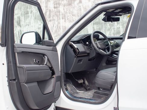 New 2026 Land Rover Range Rover Sport SE image 10