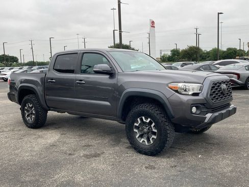 Used 2021 Toyota Tacoma TRD Off-Road w/ Technology Package AWD/4WD image 3