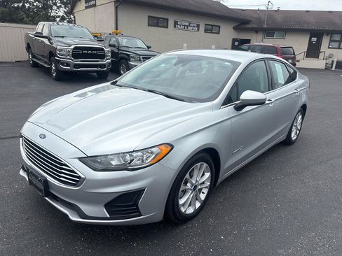 Used 2019 Ford Fusion SE FWD image 7