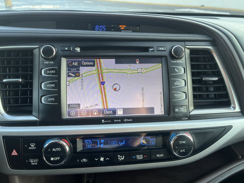 Used 2019 Toyota Highlander XLE image 29