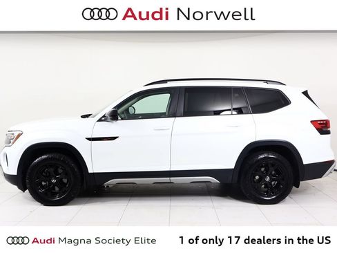 Used 2024 Volkswagen Atlas Peak Edition SEL AWD/4WD image 10