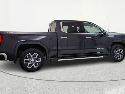 Used 2022 GMC Sierra 1500 SLT w/ SLT Convenience Package image 4