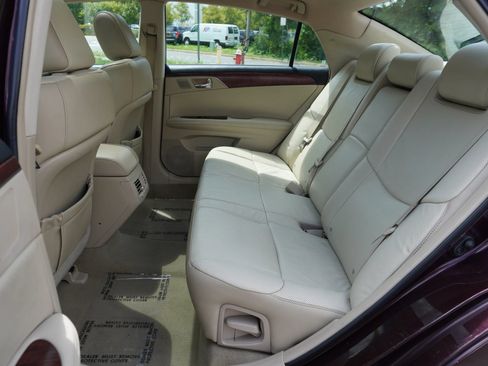 Used 2012 Toyota Avalon Limited FWD image 10