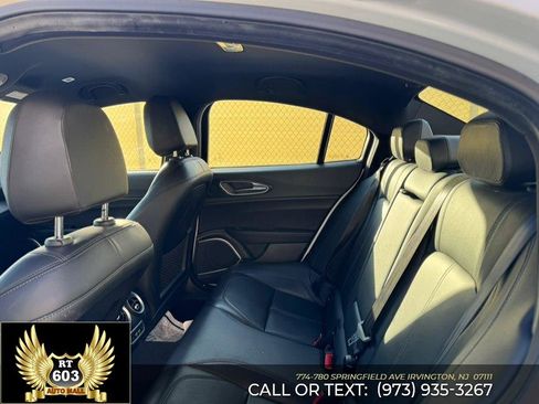 Used 2023 Alfa Romeo Giulia Sprint image 10