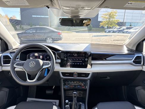 New 2026 Volkswagen Taos SEL image 22