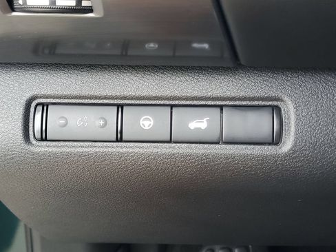 Certified 2025 Nissan Pathfinder SL FWD image 25