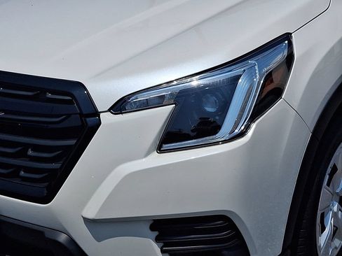 Used 2022 Subaru Forester AWD/4WD image 9