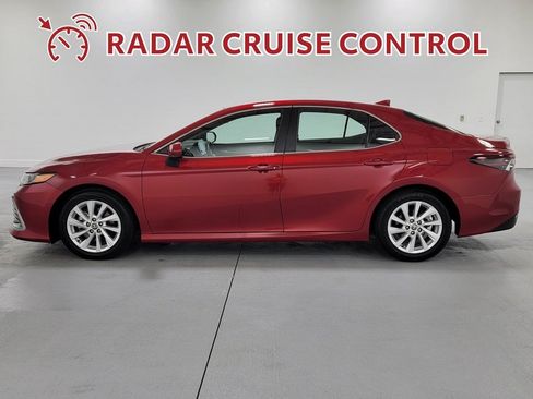 Used 2024 Toyota Camry LE FWD image 5