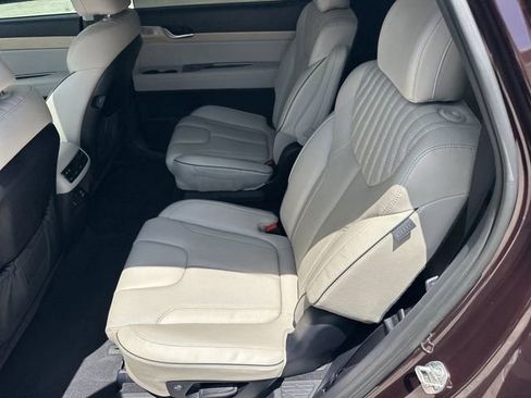 Used 2024 Hyundai Palisade Limited AWD/4WD image 13