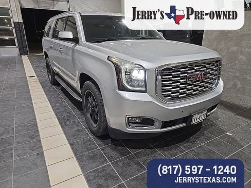 Used 2019 GMC Yukon XL Denali image 5