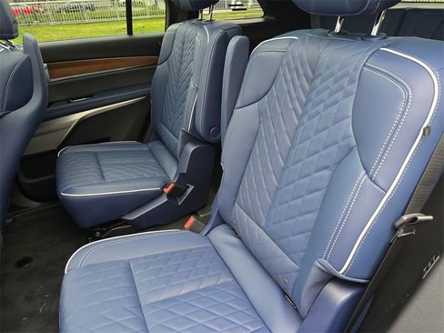 New 2026 Cadillac Vistiq Premium Luxury image 19