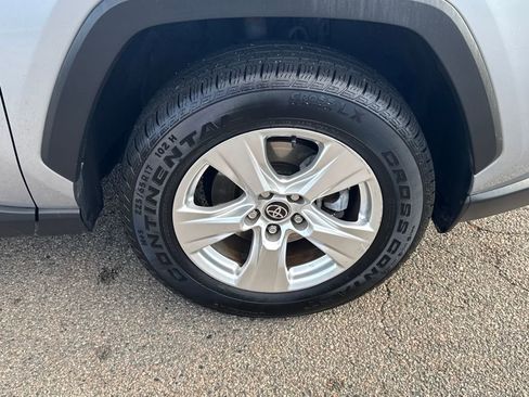 Used 2021 Toyota RAV4 XLE image 41