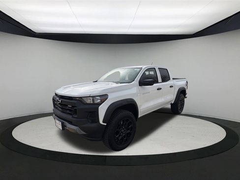 New 2026 Chevrolet Colorado Trail Boss AWD/4WD image 3