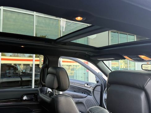 Used 2019 Jeep Grand Cherokee Overland image 25