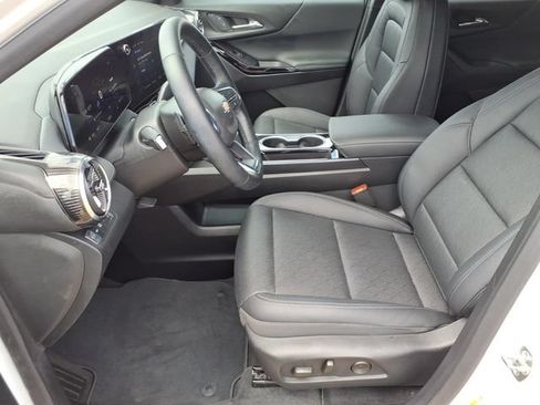Used 2025 Chevrolet Equinox LT w/ Convenience Package II AWD/4WD image 10