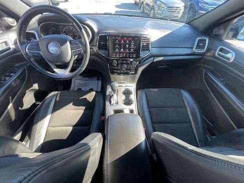 Used 2021 Jeep Grand Cherokee Laredo X AWD/4WD image 12