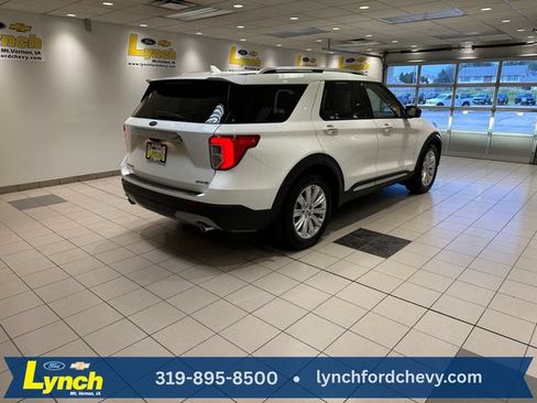 Used 2022 Ford Explorer Limited w/ Equipment Group 301A AWD/4WD image 30