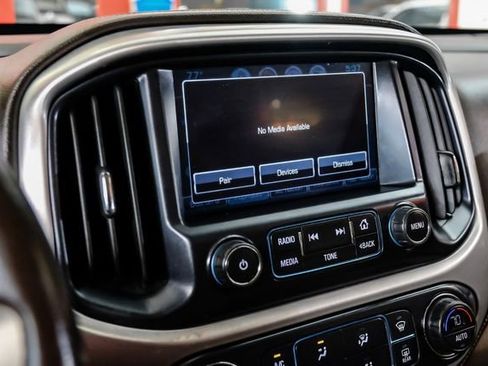 Used 2018 GMC Canyon SLT image 23