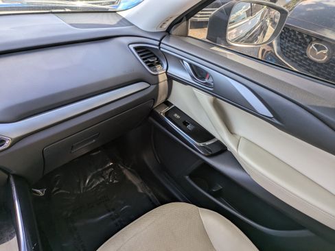 Used 2018 MAZDA CX-9 Touring image 18