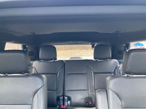 Used 2024 Chevrolet Tahoe Z71 w/ Luxury Package image 39