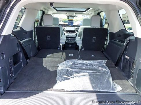Used 2025 Ford Expedition Platinum w/ Platinum Ultimate Package AWD/4WD image 26