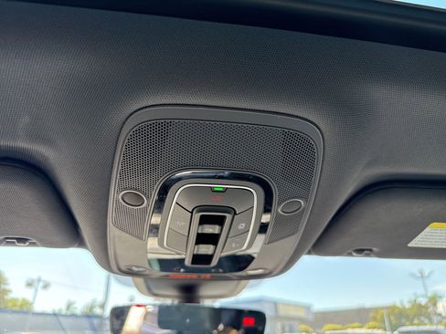 Used 2020 Audi e-tron Prestige w/ Prestige Package image 16