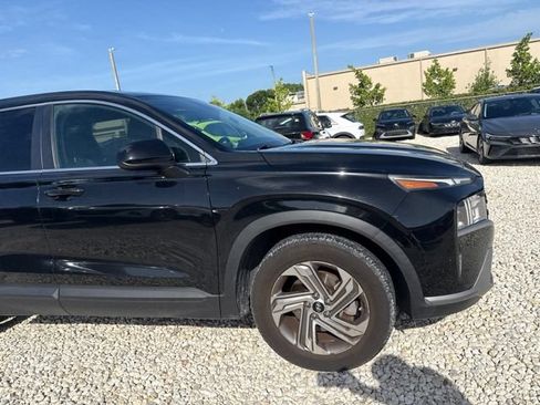 Used 2022 Hyundai Santa Fe SE FWD image 4