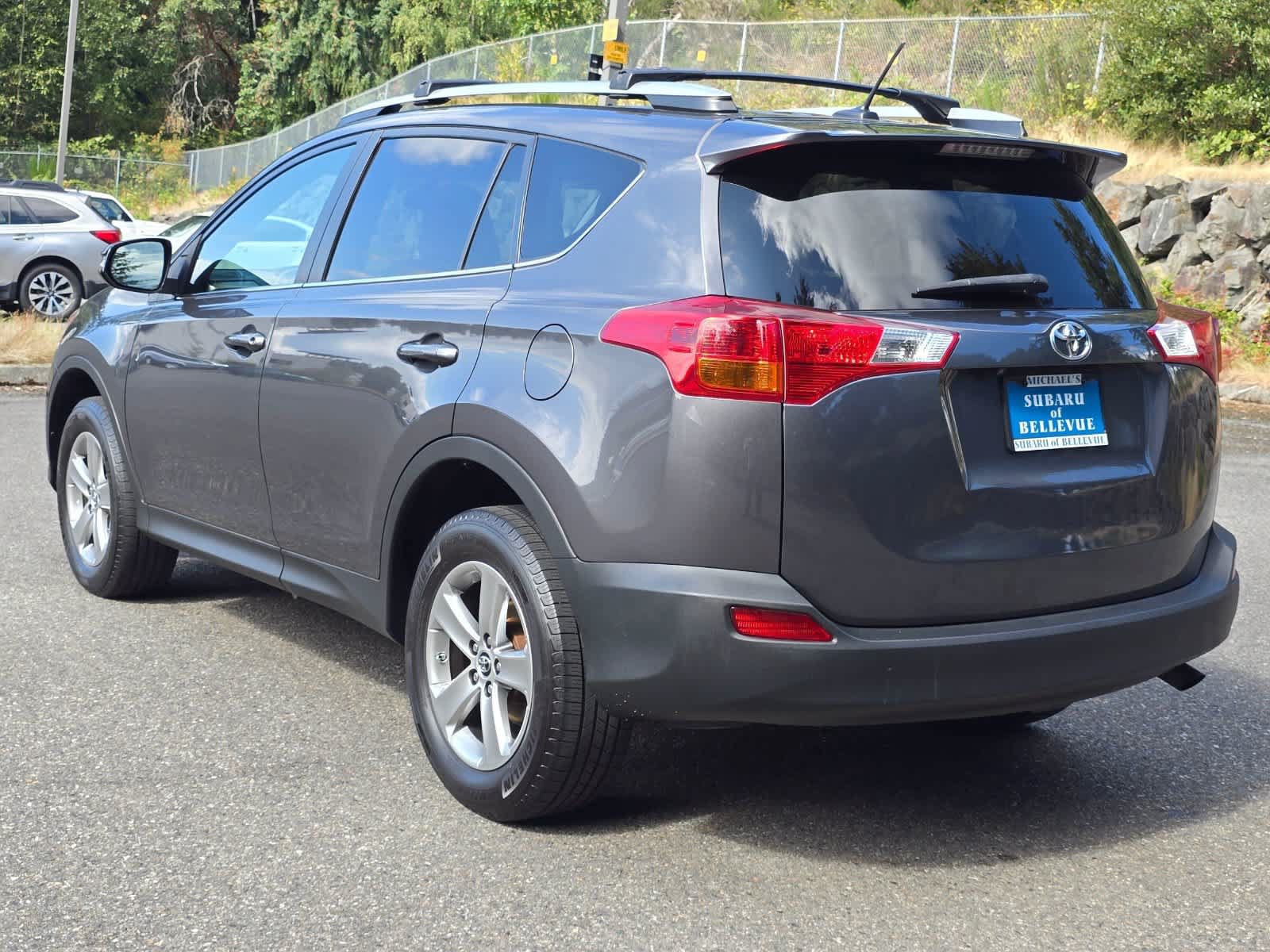 Used 2015 Toyota RAV4 XLE AWD/4WD image 4