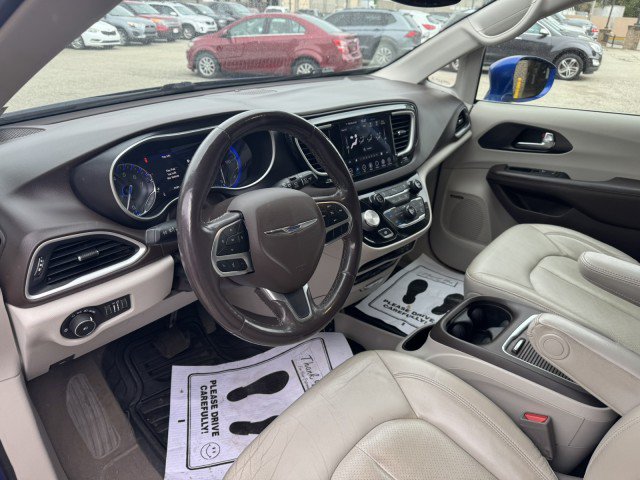 Used 2020 Chrysler Pacifica Touring-L Plus FWD image 10