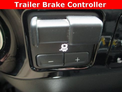 Used 2024 Chevrolet Silverado 2500 LTZ w/ LTZ Convenience Package image 20