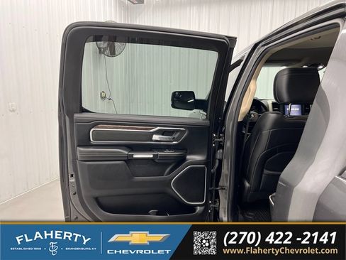 Used 2019 RAM 1500 Laramie AWD/4WD image 10
