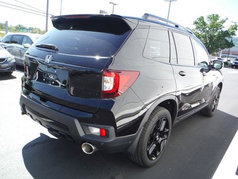 Used 2024 Honda Passport Black Edition image 8