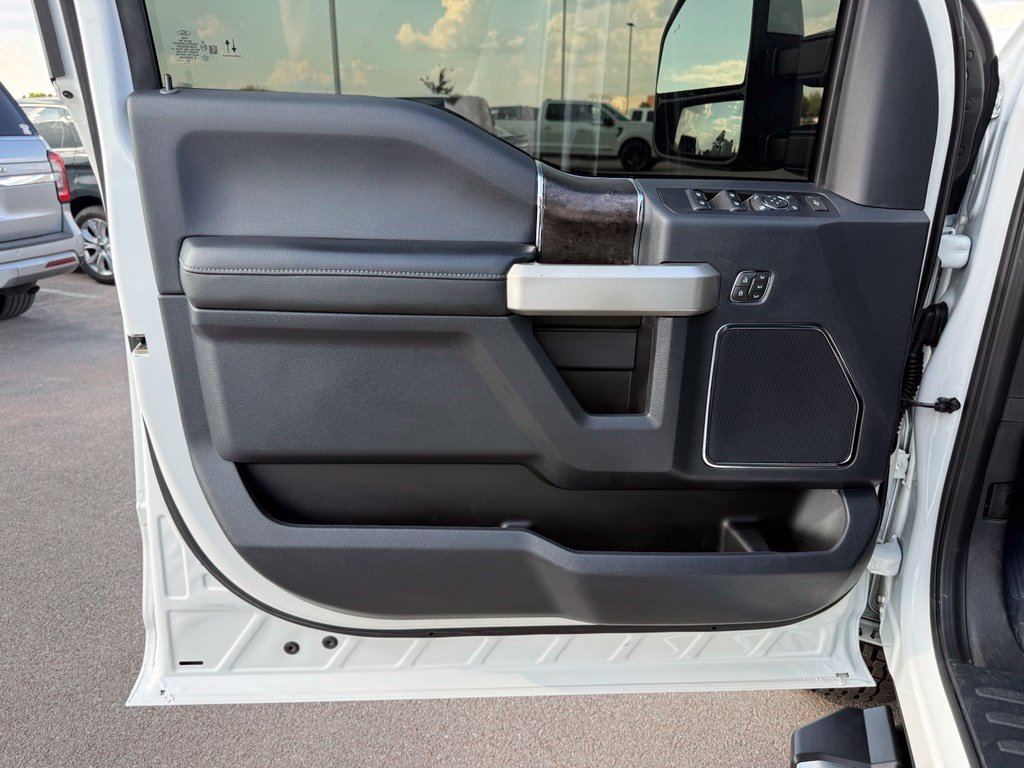 Used 2022 Ford F250 4x4 Crew Cab Super Duty image 10