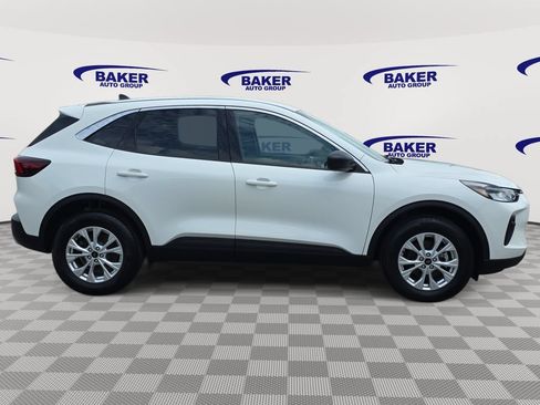 Used 2023 Ford Escape Active w/ Tech Pack #1 AWD/4WD image 2