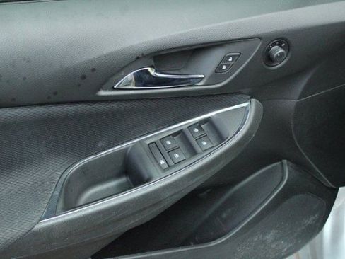 Used 2017 Chevrolet Cruze LT w/ Convenience Package image 11
