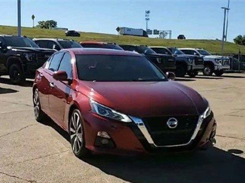 Used 2022 Nissan Altima 2.5 Platinum image 2