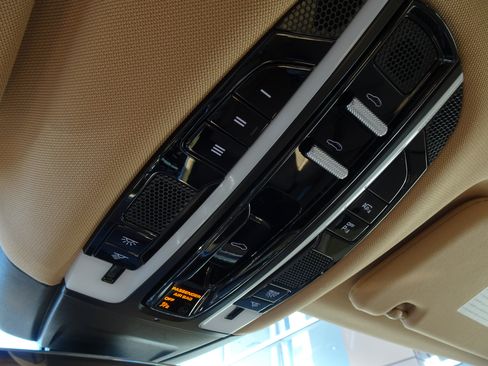 Used 2021 Porsche Panamera 4S AWD/4WD image 25