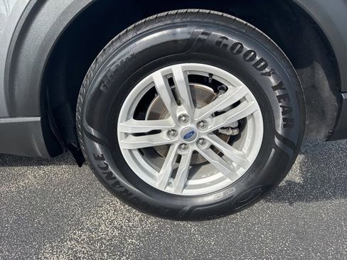 Used 2024 Ford Explorer XLT w/ Equipment Group 202A image 33