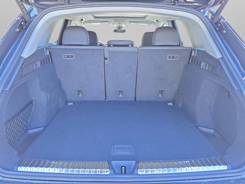 Used 2025 Audi Q5 Premium w/ Convenience Package image 17