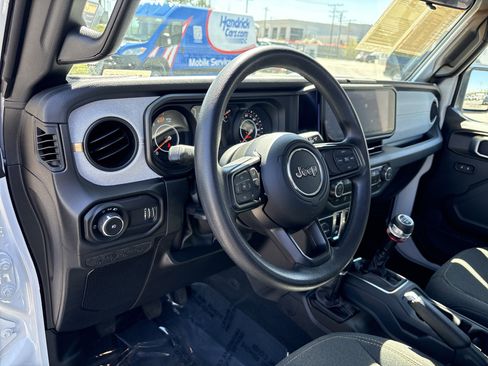 Certified 2025 Jeep Wrangler Sport image 31