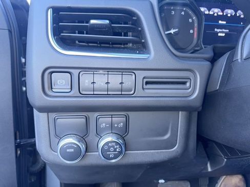 Used 2021 GMC Yukon SLE image 16