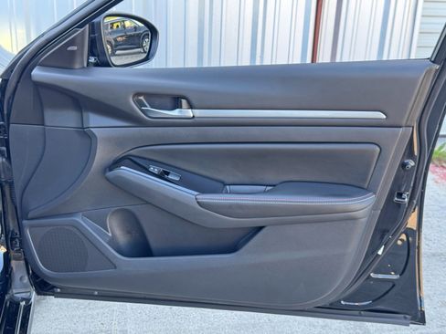 Used 2024 Nissan Altima 2.0 SR image 39