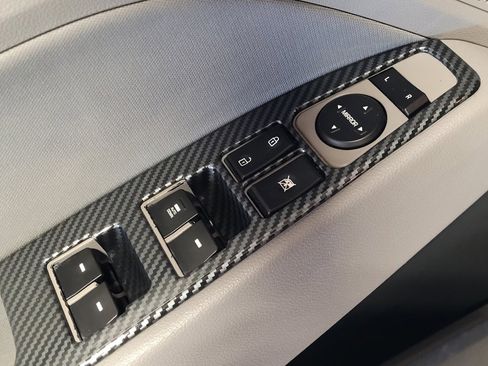 Used 2017 Hyundai Elantra SE image 27