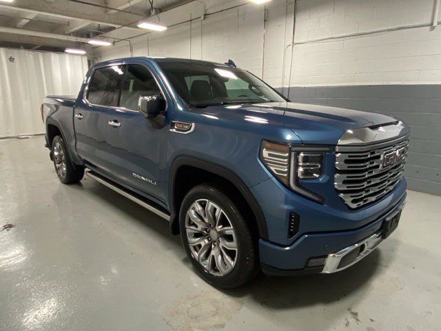 Used 2024 GMC Sierra 1500 Denali w/ Denali Reserve Package AWD/4WD image 4