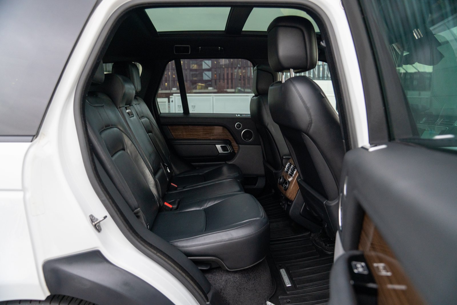Used 2019 Land Rover Range Rover AWD/4WD image 24