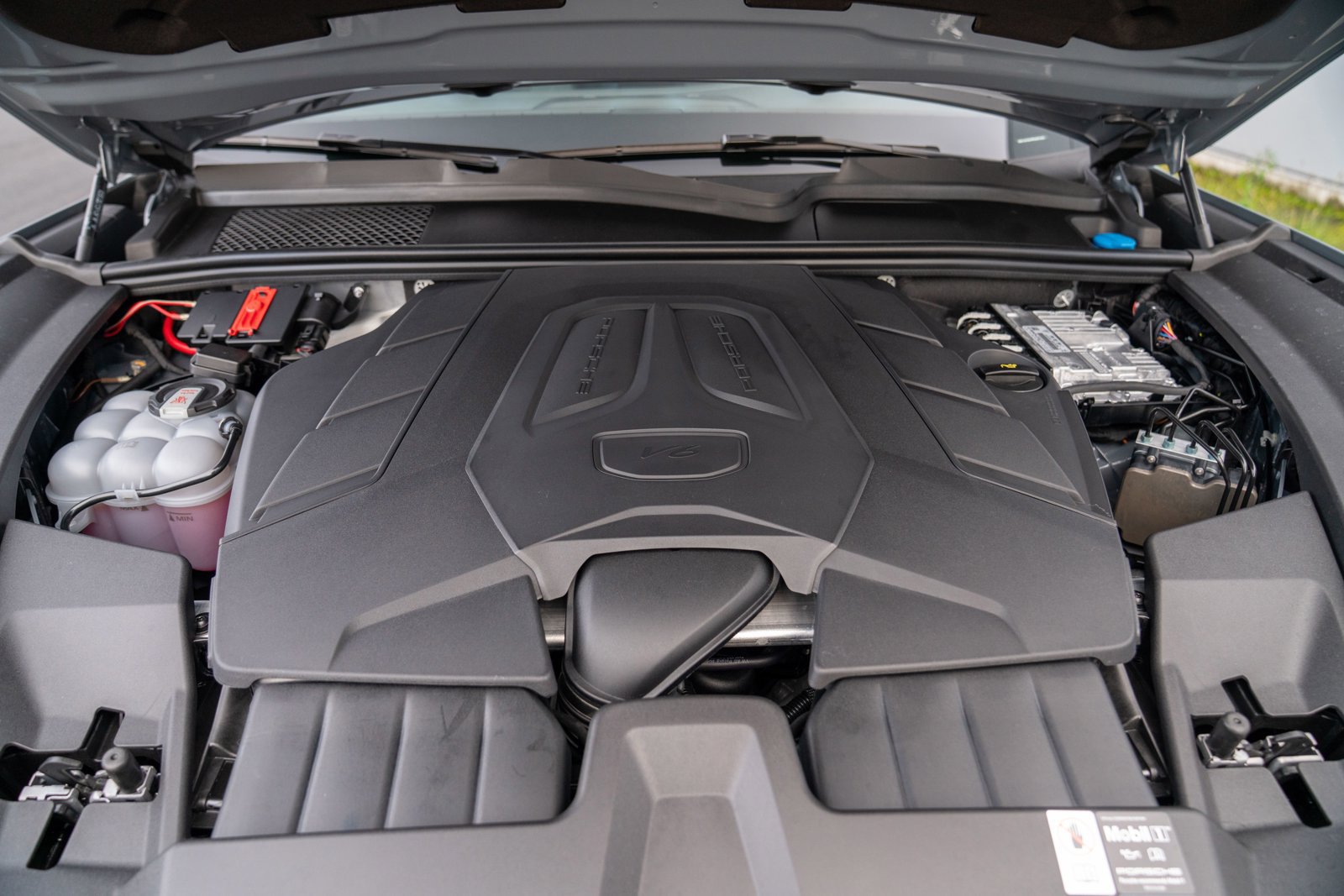 Certified 2026 Porsche Cayenne AWD/4WD image 27